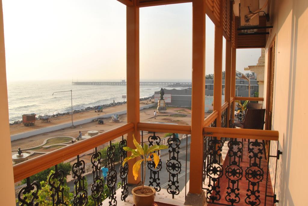 Cours Chabrol Hotel Пондичери Екстериор снимка
