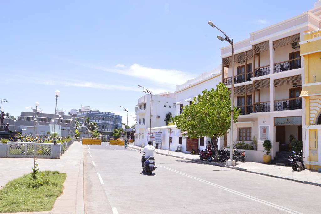 Cours Chabrol Hotel Пондичери Екстериор снимка