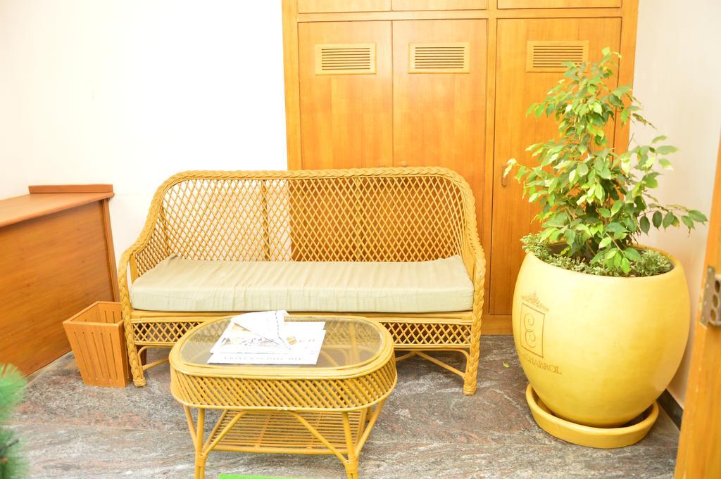 Cours Chabrol Hotel Пондичери Екстериор снимка
