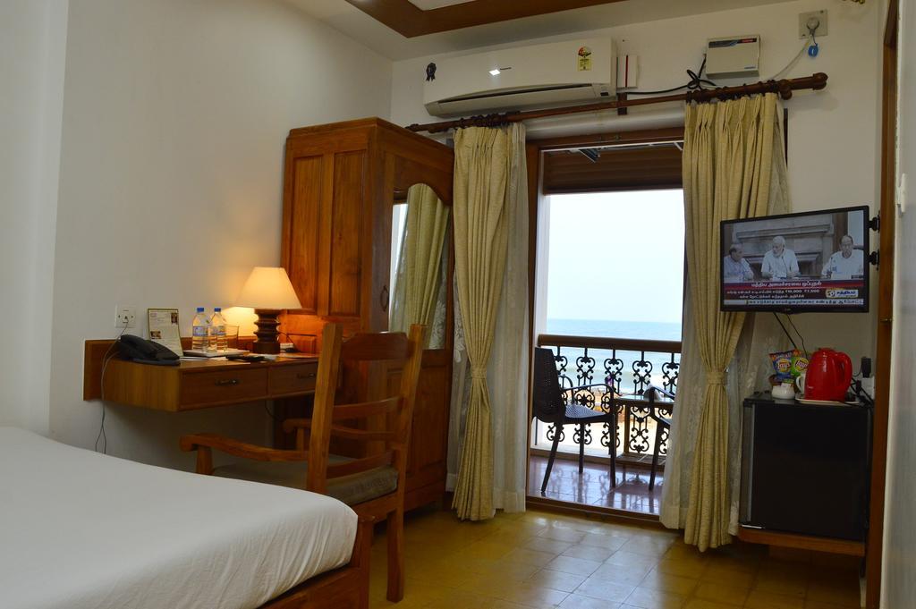 Cours Chabrol Hotel Пондичери Стая снимка