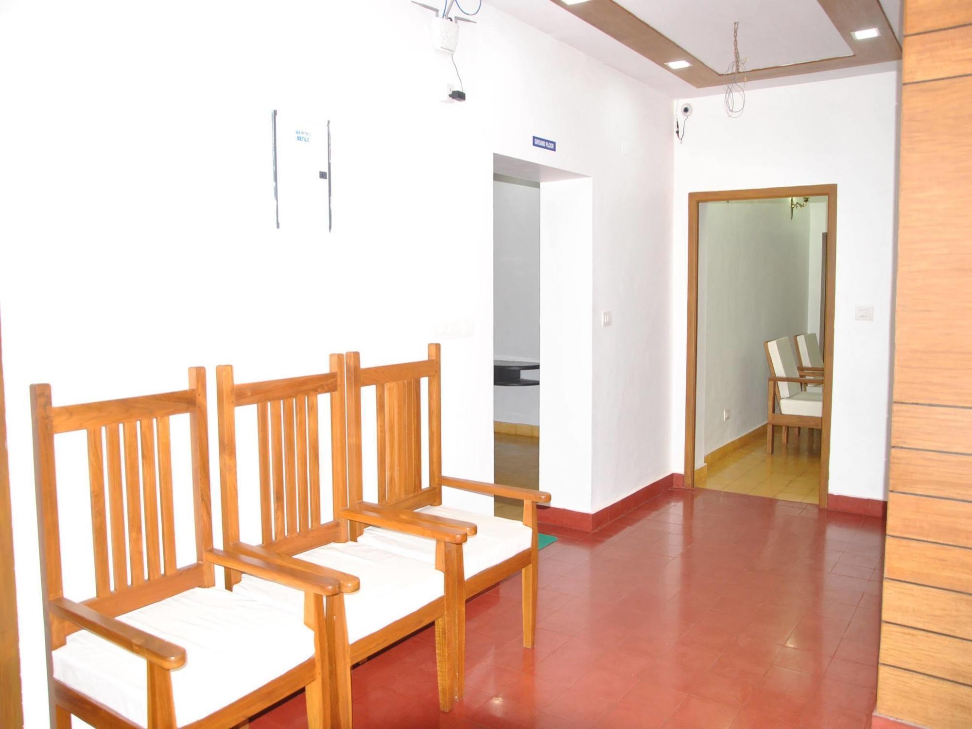 Cours Chabrol Hotel Пондичери Екстериор снимка